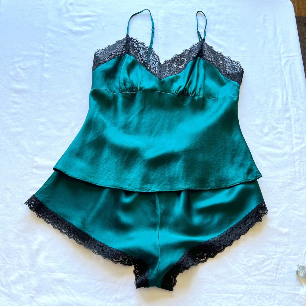 Victoria’s Secret size medium emerald green silk cami and short set